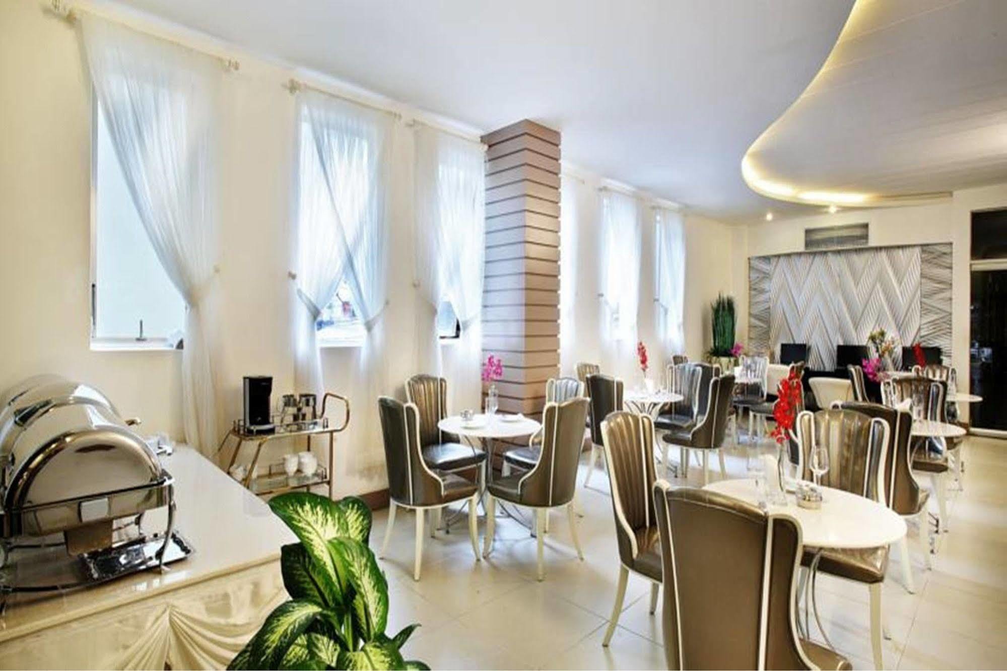 A&Em - The Petit Hotel Хошимін Екстер'єр фото